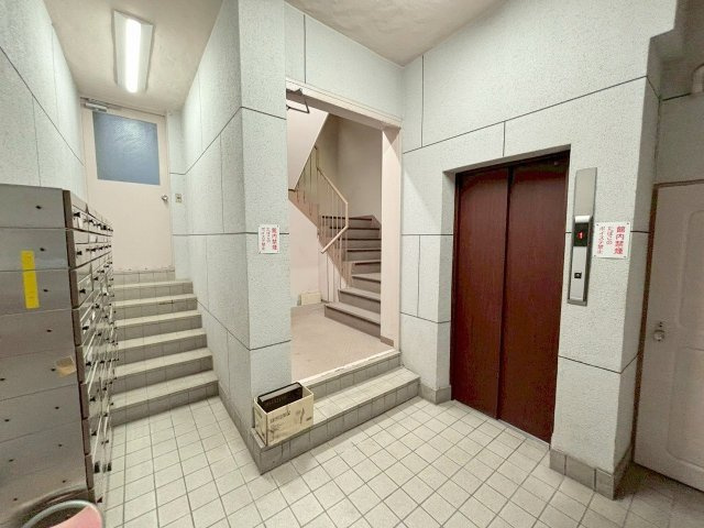 チサンマンション新大阪のエントランス