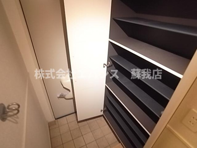 【エントランス】 | ヴァンヴェール・ヒルD | ゆとりのあるエントランスです