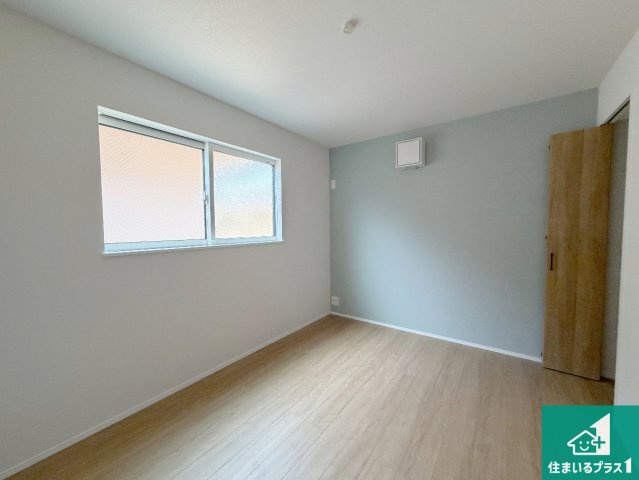 尼崎市塚口町　第1期　新築一戸建ての洋室|シンプルな洋室は、自分好みのインテリアが楽しめます♪ご家族とインテリアや家具を選びに行くのは新築購入時の醍醐味の一つです。ぜひお楽しみください♪