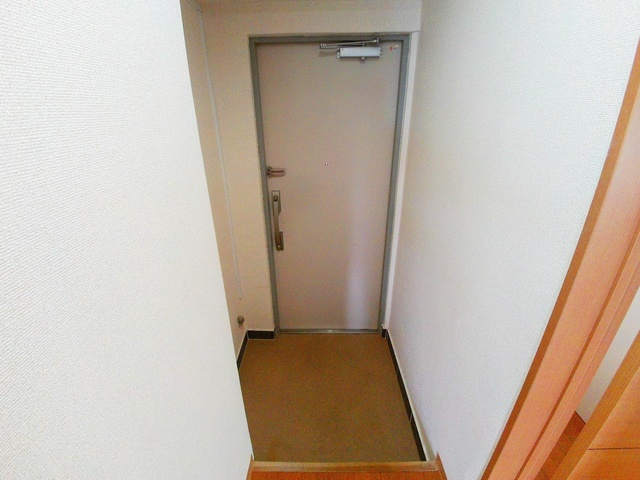 サンビルダー美野丘の玄関