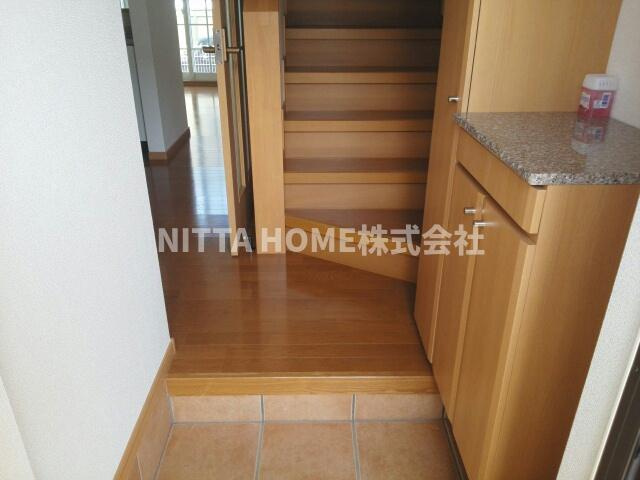 ベル　グランデ　ヤサカ　Ａの玄関|シューズボックス付きの玄関です！