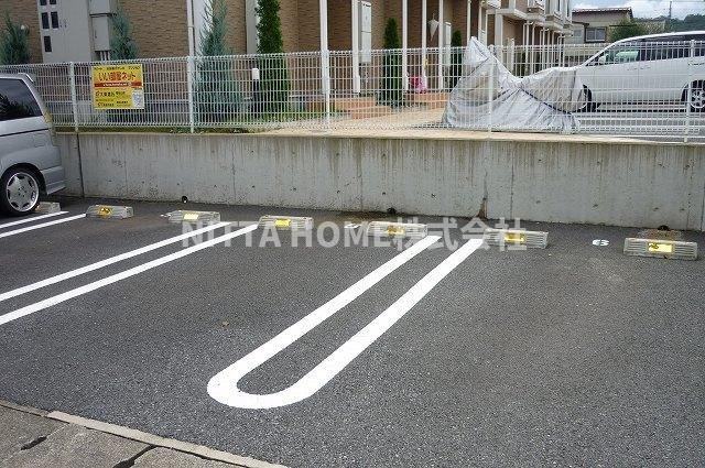 ベル　グランデ　ヤサカ　Ａの駐車場|敷地内に駐車場があります◎