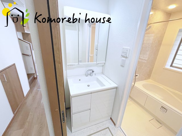 さいたま市見沼区大和田町　中古戸建の独立洗面台|朝の支度にも助かる、独立の洗髪洗面化粧台