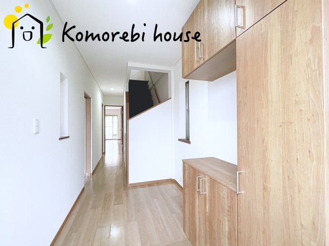 さいたま市見沼区大和田町　中古戸建の玄関|落ち着いた玄関です