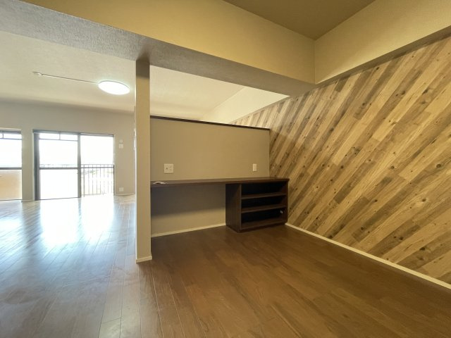 キングスコート豊田生駒の洋室