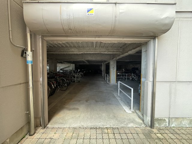 キングスコート豊田生駒の駐輪場