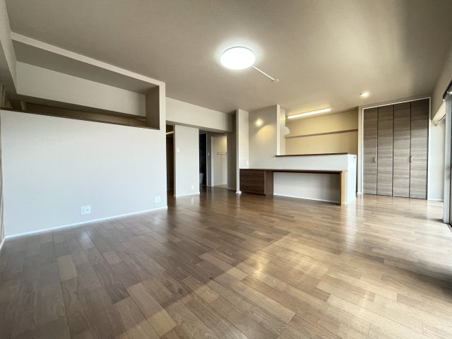 キングスコート豊田生駒の居間・リビング