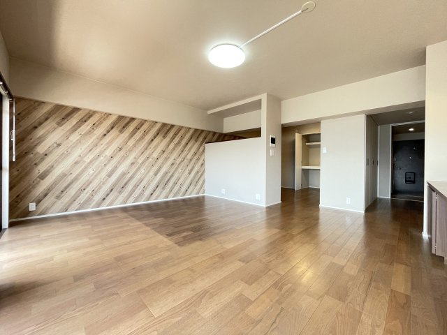 キングスコート豊田生駒の居間・リビング