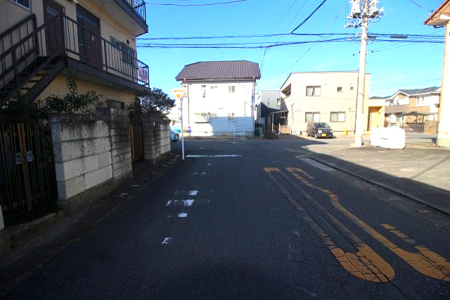 小山市駅南町2丁目の前面道路含む現地写真|接道（2026年2月撮影）