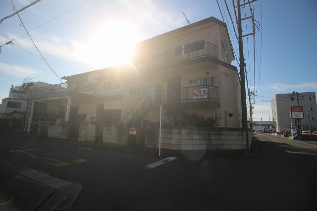 小山市駅南町2丁目の外観|角地です（2026年2月撮影）