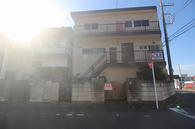 小山市駅南町2丁目の外観|現地を北東側から撮影（2026年2月撮影）