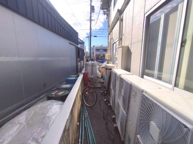 M'sカントリービルの周辺