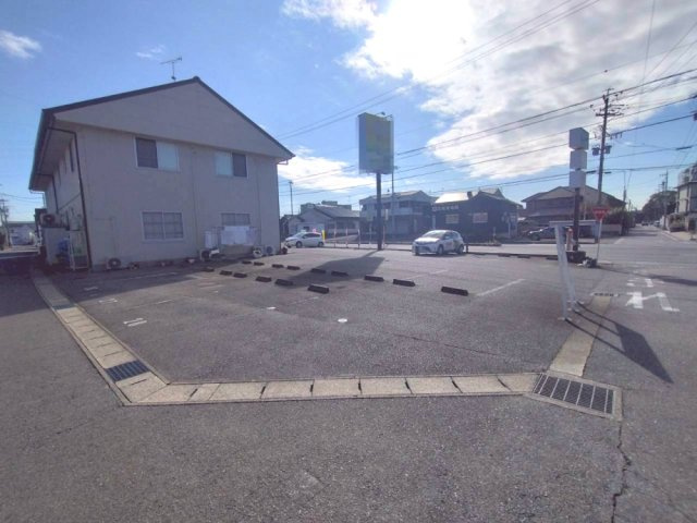 M'sカントリービルの駐車場