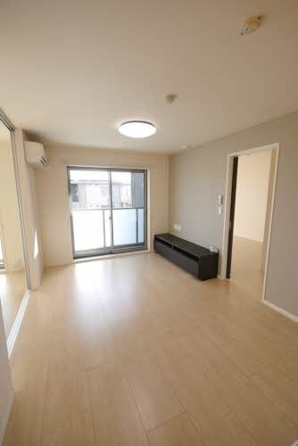 グレースガーデン田井島の居間・リビング