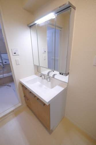 グレースガーデン田井島の独立洗面台