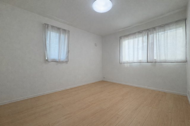 東区藤見町2丁目　中古戸建の洋室|プライバシー保護のため家具消し修正をしています。