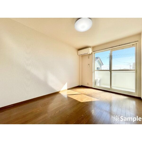 Surplus　寺津の内装