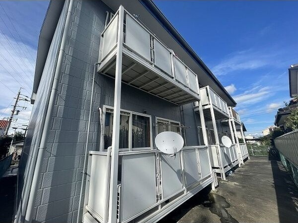 Surplus　寺津の外観