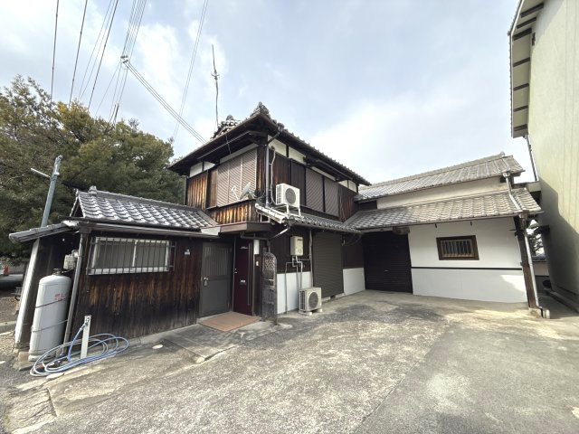 青山１丁目貸家の外観