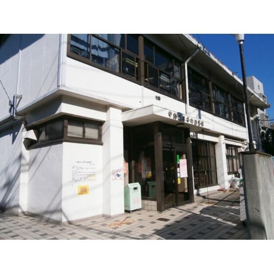 区立本町図書館まで149m