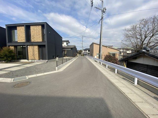 【前面道路含む現地写真】 | 北区鶴羽田2