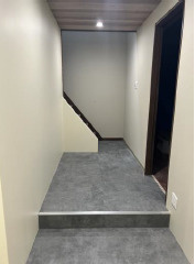 大津市御幸町の店舗事務所の内装