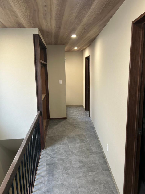 大津市御幸町の店舗事務所の内装