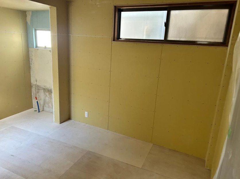 大津市御幸町の店舗事務所の内装