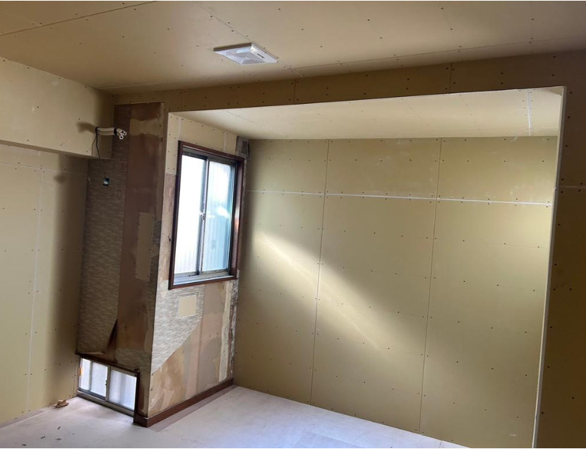 大津市御幸町の店舗事務所の内装