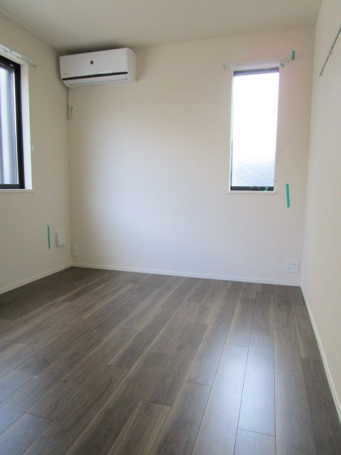 ＷＩＮＧⅢ（ウイングスリー）の居間・リビング|洋室