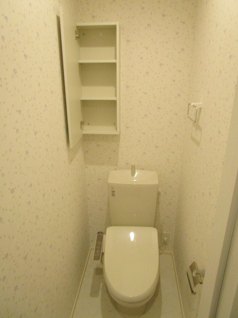 ＷＩＮＧⅢ（ウイングスリー）のトイレ|温水洗浄便座