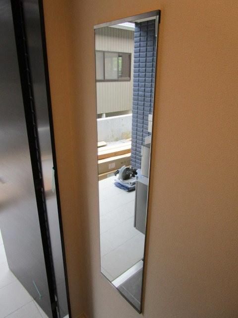 ＷＩＮＧⅢ（ウイングスリー）の内装|玄関の姿鏡