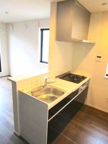 ＷＩＮＧⅢ（ウイングスリー）のキッチン|ガス3口グリル付キッチン