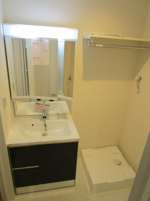 ＷＩＮＧⅢ（ウイングスリー）の洗面所|3面鏡・シャンプードレッサー