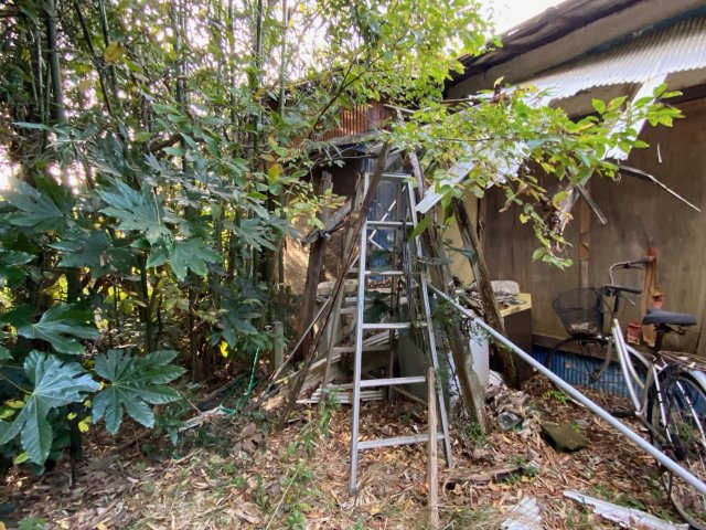 九十九里町片貝　売地の外観|建物はボロボロで住めないですが自分で手直しするのも楽しいですよ