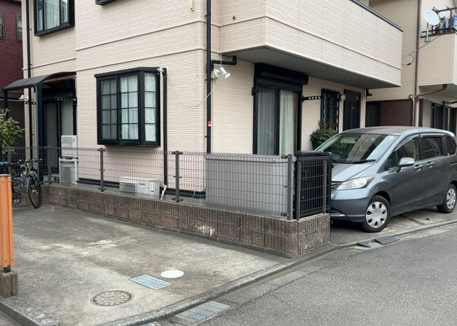 【構造・工法・仕様】 | 木造住宅とは土台、壁、柱など建築物の強度を支える構造体の材に木が使用されている構造を指します。構造体は建物の自重を支えるだけではなく風圧や水圧、積裁荷重などあらゆる衝撃に耐えるための基礎です。
