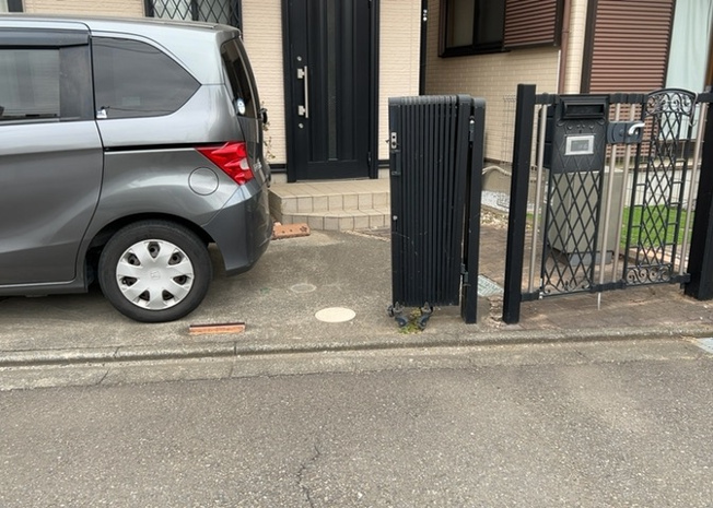 【設備】 | 敷地内に散水栓や立水栓があると便利です。水道水を直接利用できるため、水を運ぶ手間を省くことが出来ます。大量の水を必要とする洗車作業や清掃などに役立ちます。その他設備とあわせて、現地でご確認ください。