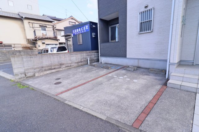 REVEメゾン　九州病院前　1階の駐車場