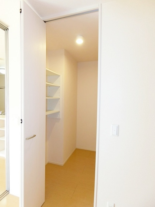 茅ヶ崎市東海岸北５丁目のアパートの収納