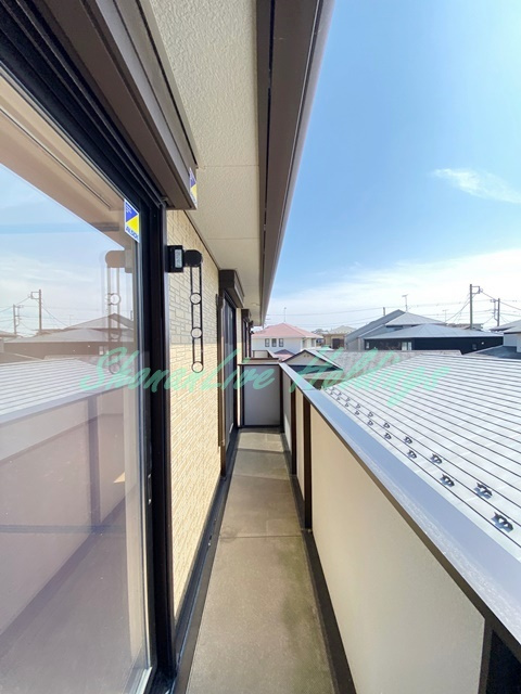 茅ヶ崎市東海岸北５丁目のアパートのバルコニー