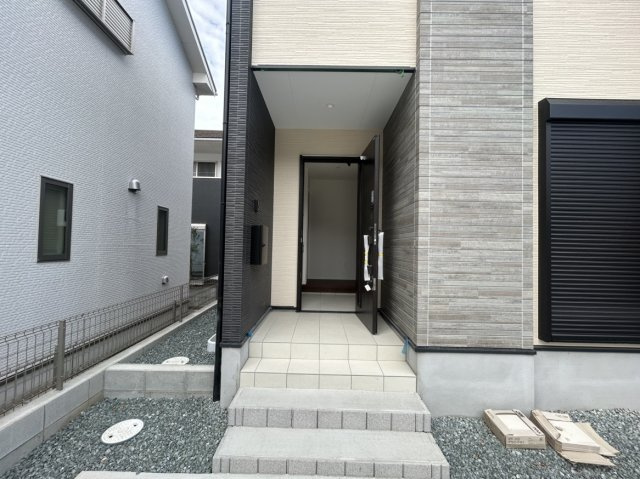 久留米市国分町17期の玄関