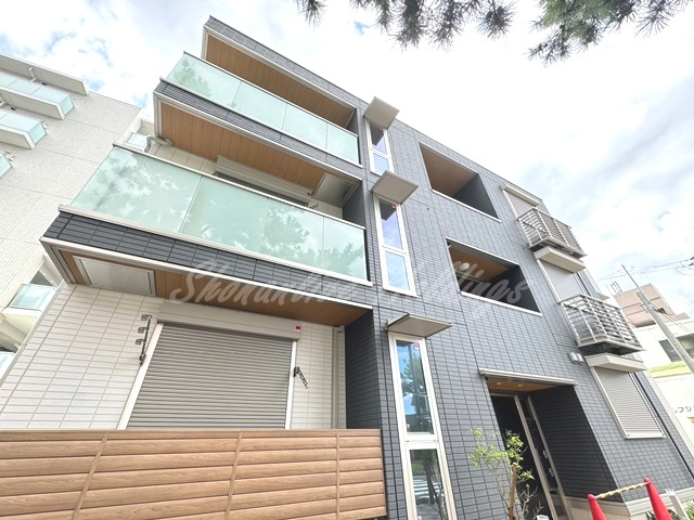 茅ヶ崎市赤松町のアパートの外観|おしゃれな外観です♪