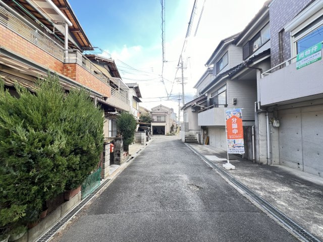 奈良市六条西3丁目の前面道路含む現地写真