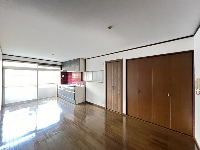 奈良市六条西3丁目の居間・リビング|LDK12.25帖　