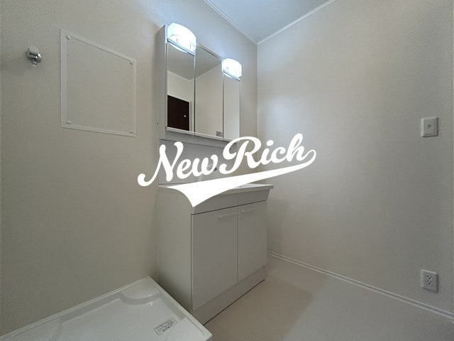 前橋市ぬで島町のアパートの独立洗面台