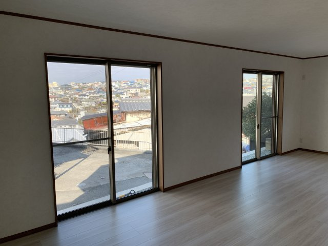 朝霧東町２丁目　新築一戸建ての居間・リビング