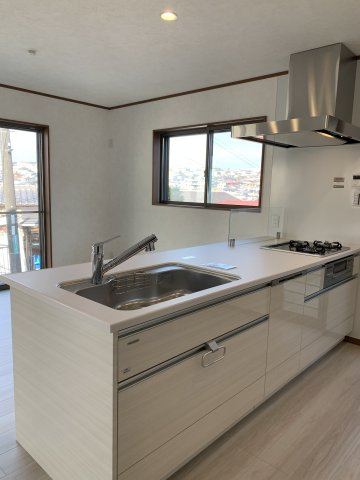 朝霧東町２丁目　新築一戸建てのキッチン|食器洗い乾燥機付