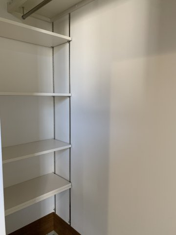 朝霧東町２丁目　新築一戸建ての収納|玄関横シューズクローク