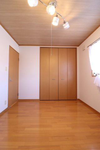 ラ・ポールメゾン北野Bの居間・リビング