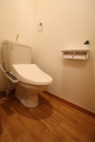 ラ・ポールメゾン北野Bのトイレ|洗濯機置き場